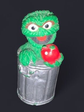 Vintage Oscar The Grouch Small Figure